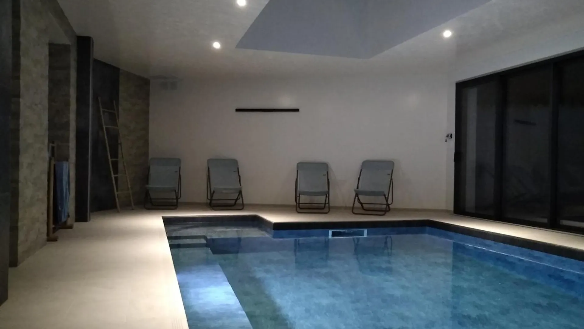 Сasa de vacaciones Maison Bord De Mer - Baie De Douarnenez - Piscine Couverte Ploeven