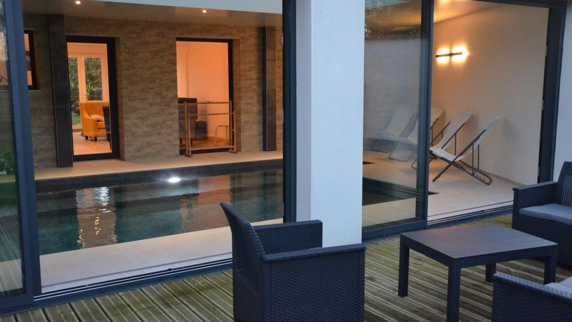 Сasa de vacaciones Maison Bord De Mer - Baie De Douarnenez - Piscine Couverte Ploeven